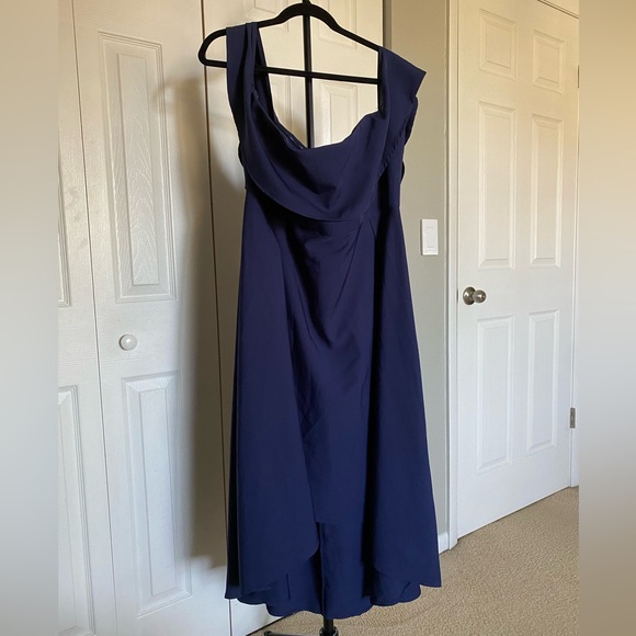 Chi Chi London Yazmina Asymmetric Hem Bardot Dress - Picture 4 of 13